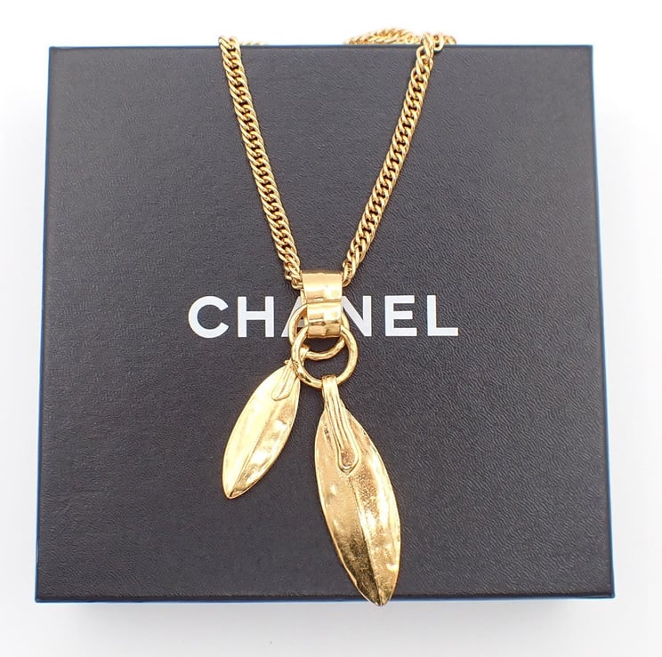 Chanel Chanel Feather CC Pendant Necklace Metal with Faux Pearl and Crystal