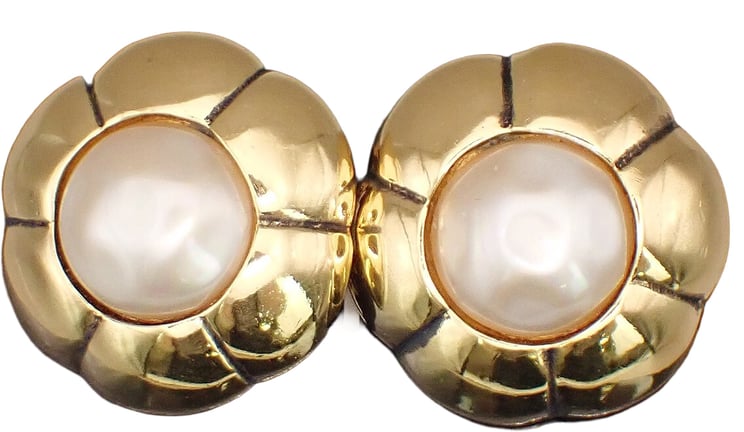 Chanel Chanel Vintage CC Flower Clip-On Earrings imitation pearls in gold plated