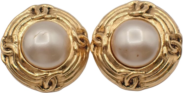 Chanel Chanel Vintage Round Clip-On Metal with Faux Pearl
