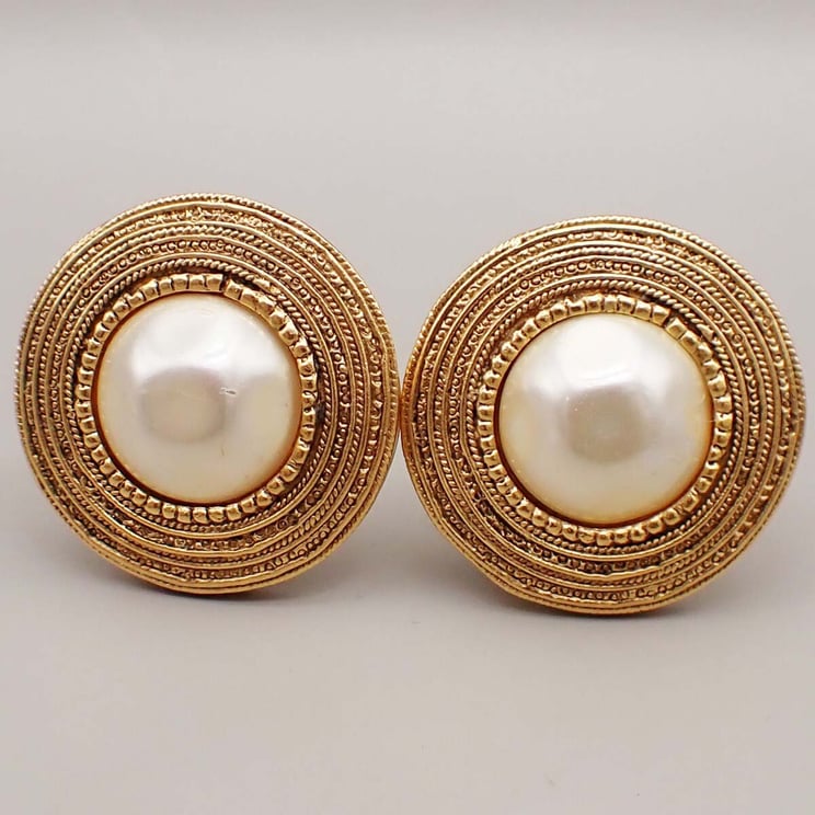 Chanel Chanel Vintage Round Clip-On Metal with Faux Pearl