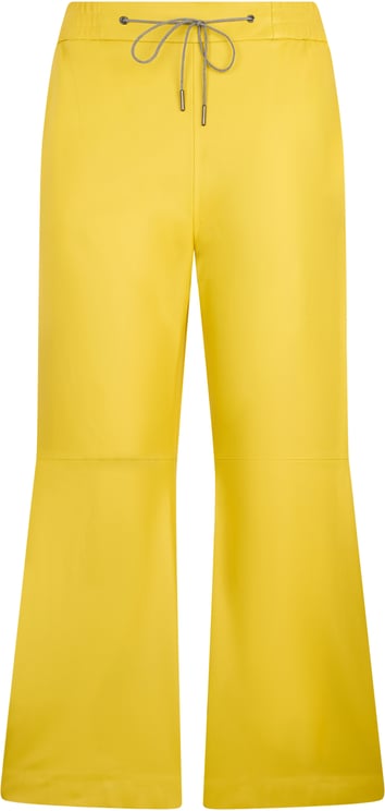 Fabiana Filippi Yellow high-waisted pants, casual and versatile.