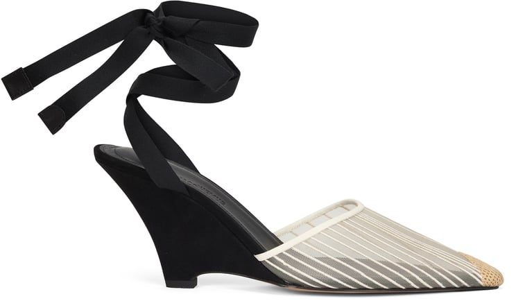 Jacquemus Elegant shoes with heel and decorative ribbon