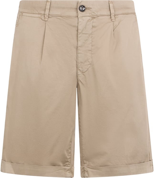 Moorer Light beige shorts with casual design.