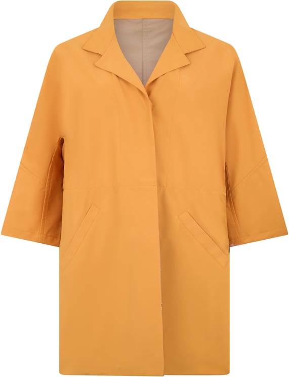 Moorer Orange coat with straight cut and oversized.