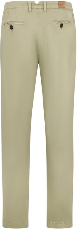 Moorer Light khaki colored trousers with straight and slim cut.