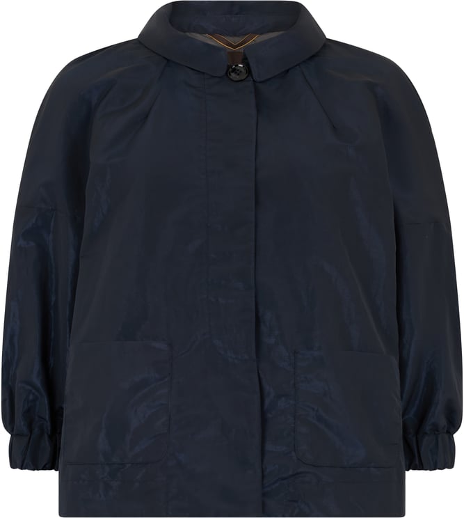 Moorer Dark blue wind jacket with elegant design.