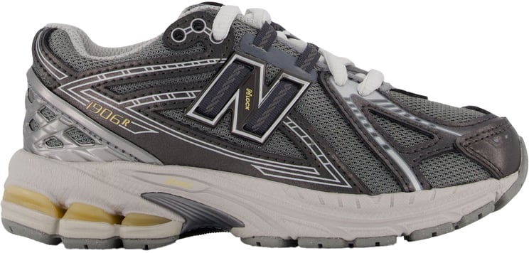 New Balance New Balance P1906 Unisex Sneakers in Donker Grijs