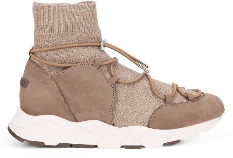 Peserico Beige sneakers with a modern and versatile design.