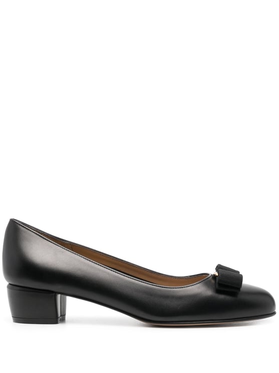 Salvatore Ferragamo Black Vara 1 Timeless Leather Pumps