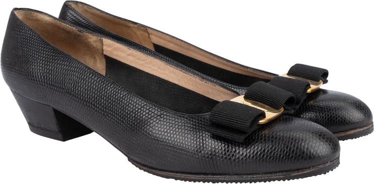 Salvatore Ferragamo Salvatore Ferragamo Black Grained Leather Vara Pumps (38-39)