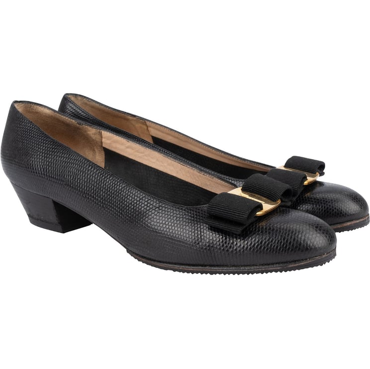 Salvatore Ferragamo Salvatore Ferragamo Black Grained Leather Vara Pumps (38-39)