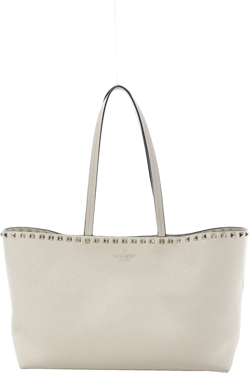 Valentino Garavani Valentino Garavani Rockstud Leather Shoulder Bag in Ecru