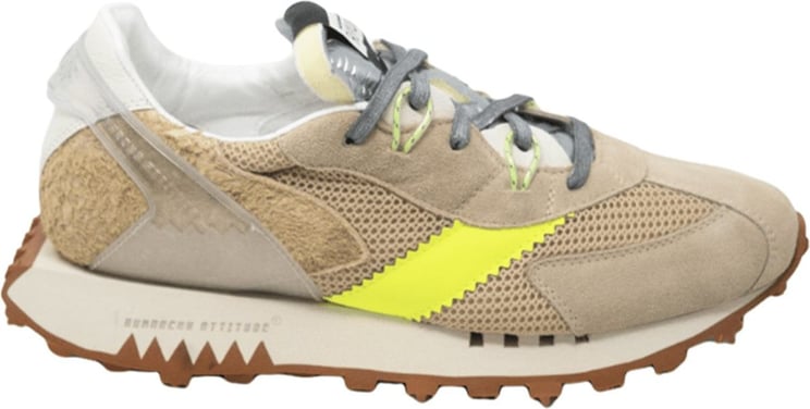 Run Of Sneakers with contrasting inserts Beige