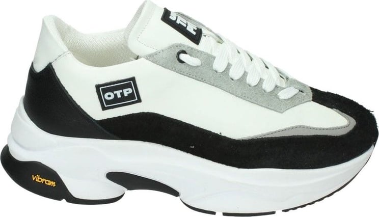 OFF THE PITCH CR-3.0 Sneakers Suède/White Wit